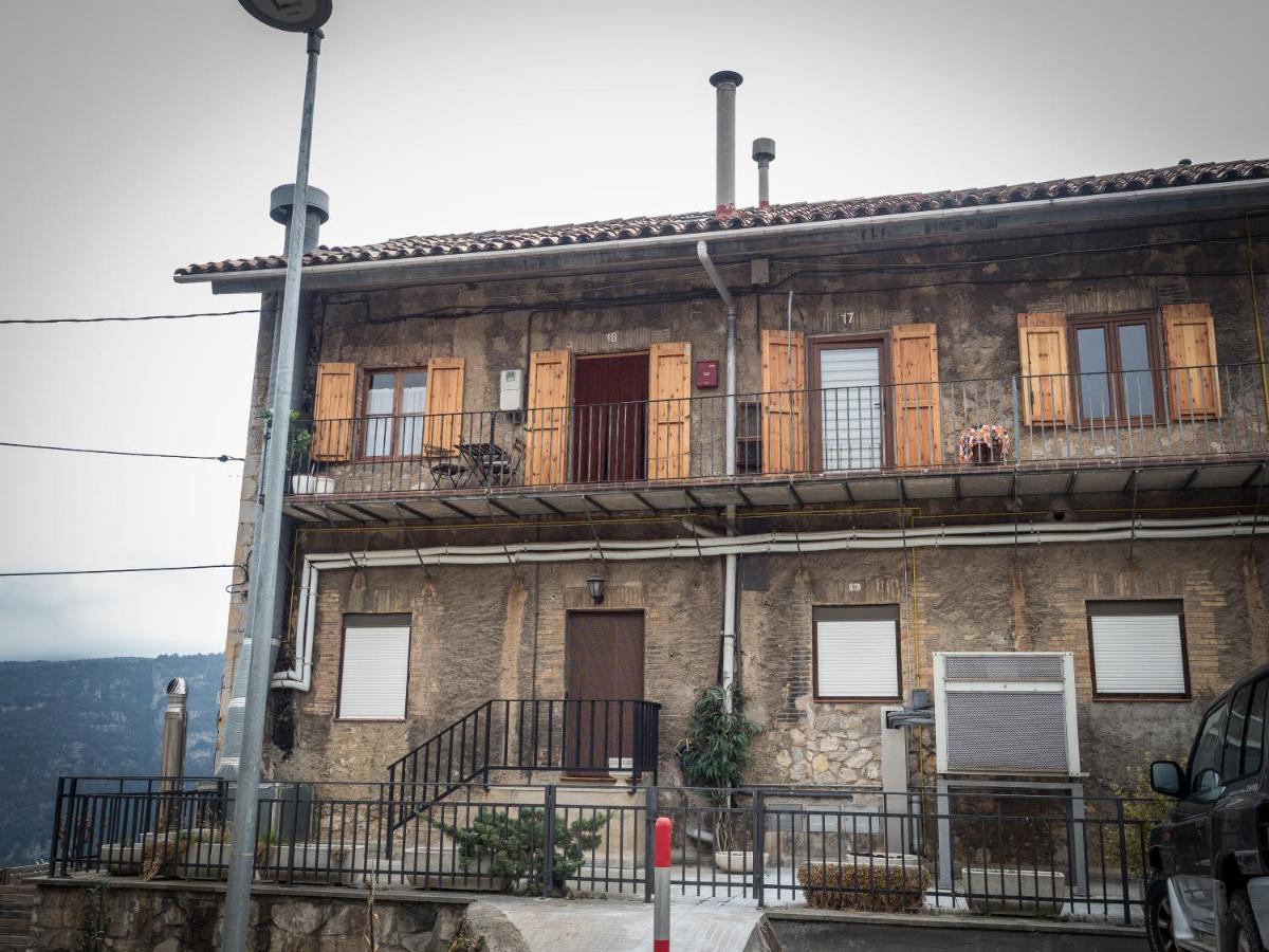 Acogedor Apartamento Entre Montanas Sant Corneli Esterno foto